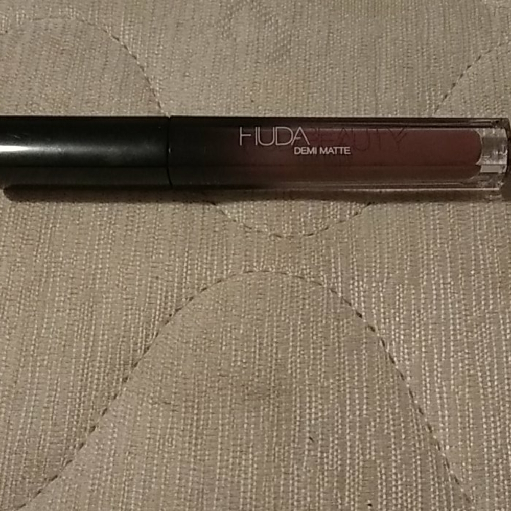 Liquid lip
